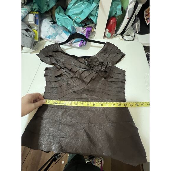 London Times Women’s Sable Brown Flutter Sleeve Cocktail Dress w/Rosette Size 6 - Picture 14 of 16